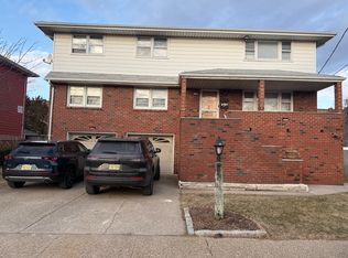 10 N Veprek Ln, South Hackensack, NJ 07606