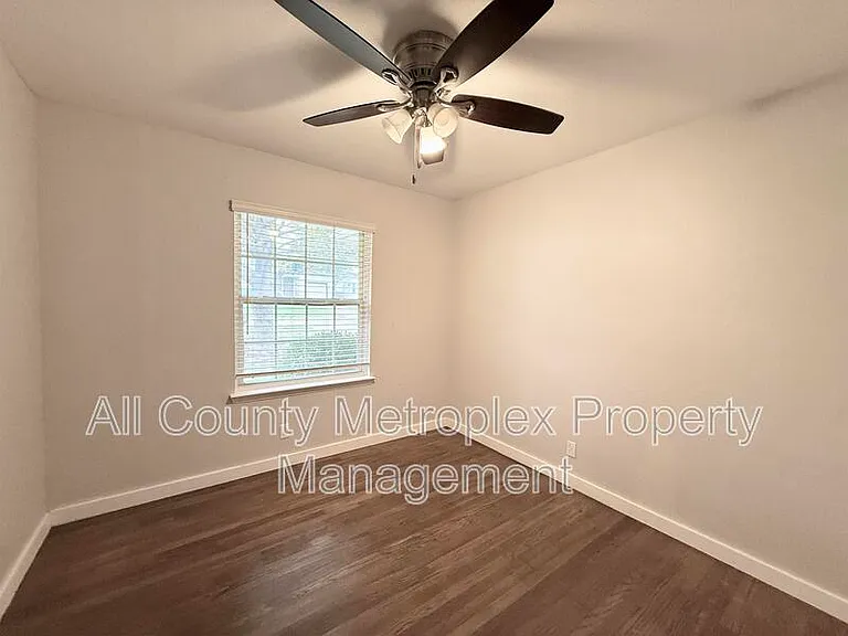 2577 Brandywine Dr — Photo 3