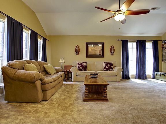 3rd image of 9732 Maryville Ln