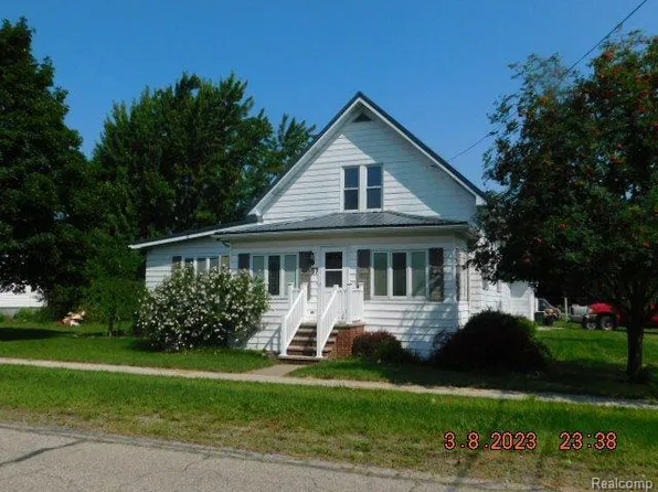 57 Washington St, Sebewaing, MI 48759
