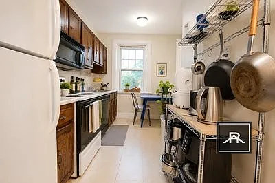 48 Strathmore Rd Photo 1
