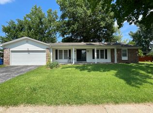 1960 Seven Pines Dr, Saint Louis, MO 63146