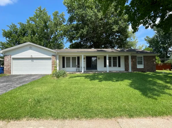1960 Seven Pines Dr, Saint Louis, MO 63146