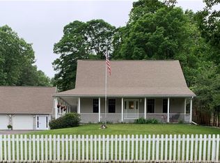 39 Center St, Windsor, CT 06095