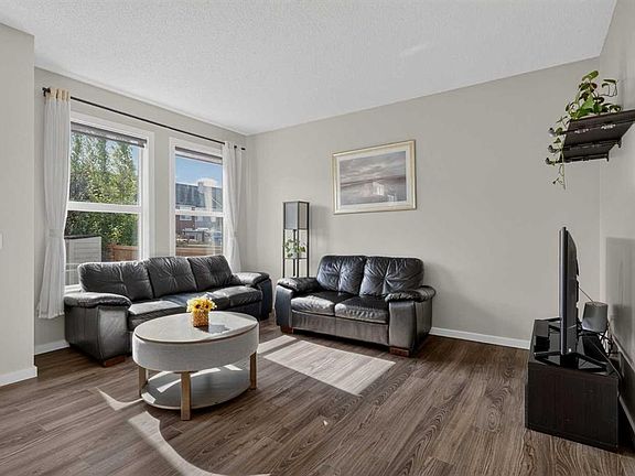 4th image of 50 W Legacy Close SE