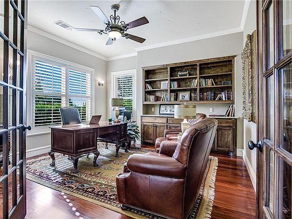 4th image of 2200 Canonero Dr