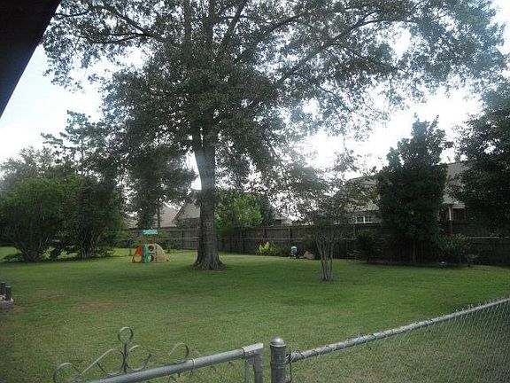4th image of 316 Country Club Dr