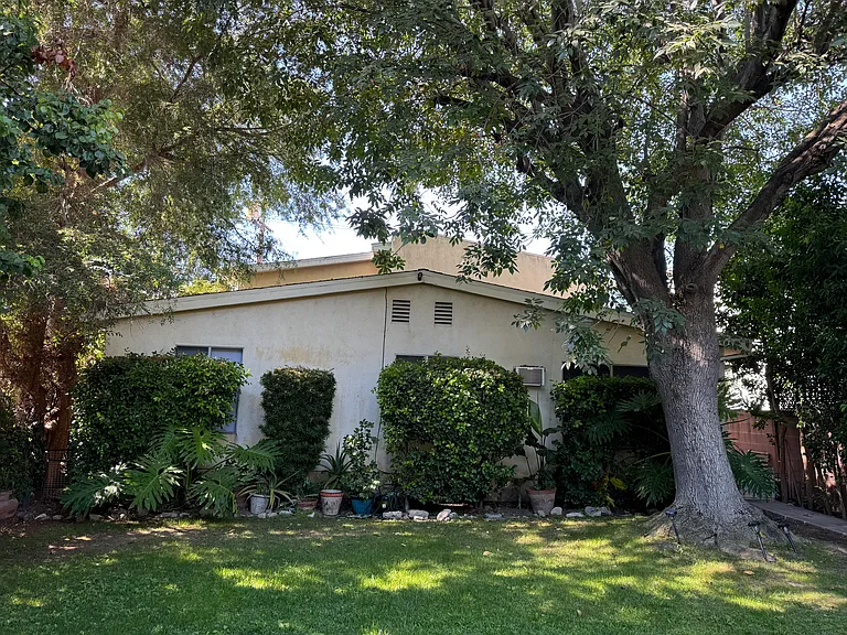 423 E Cedar Ave #C — Photo 1