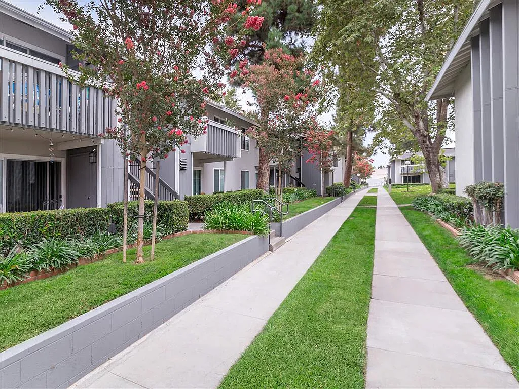 Briarwood Apartments — Photo 2
