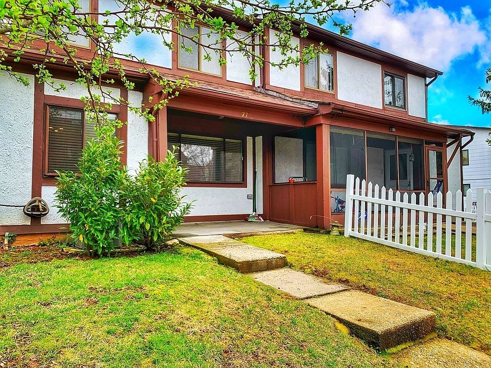 1st image of 72 Debbie St #1
