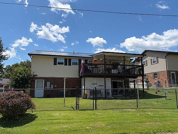 3rd image of 5202 Dellway Dr