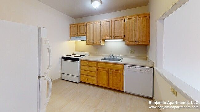 2nd image of 75 Gardner St #18-Z