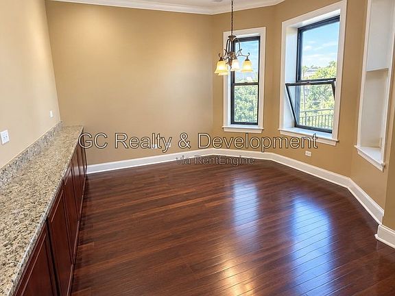 3rd image of 4926 S Indiana Ave #3S