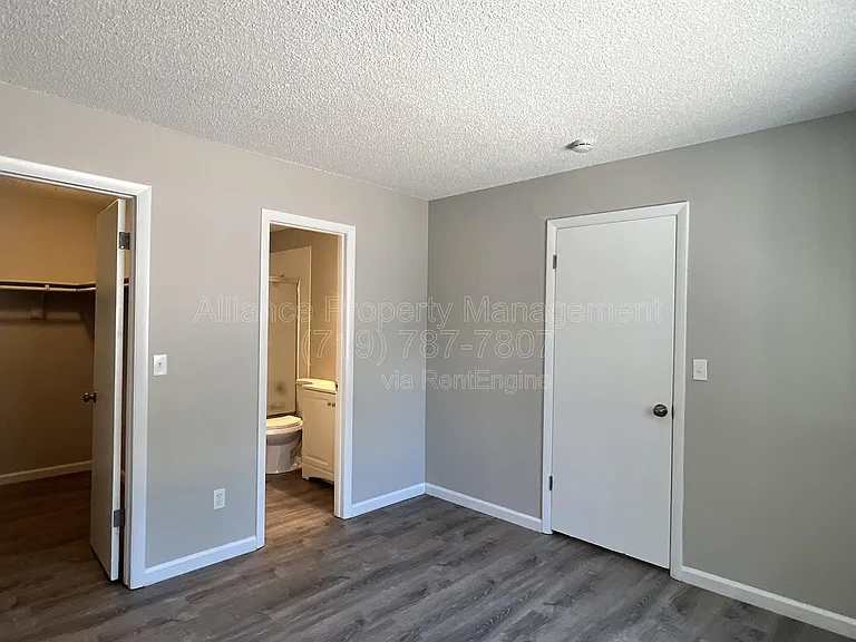 2462 E Willamette Ave — Photo 9