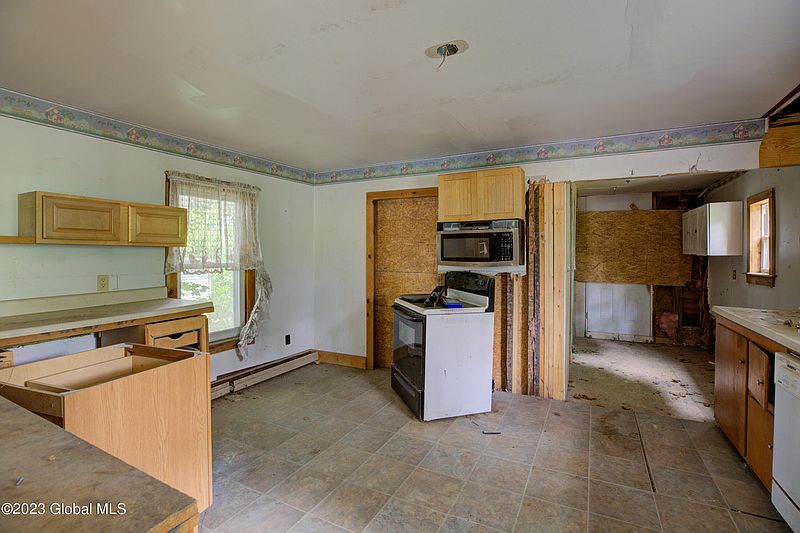 4th image of 26 Pine Street