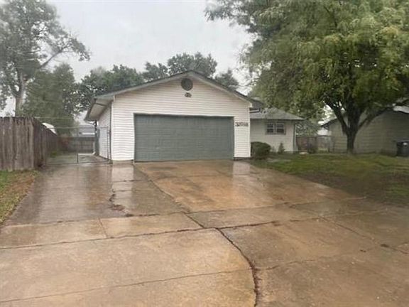 2nd image of 3208 S Kessler Ave