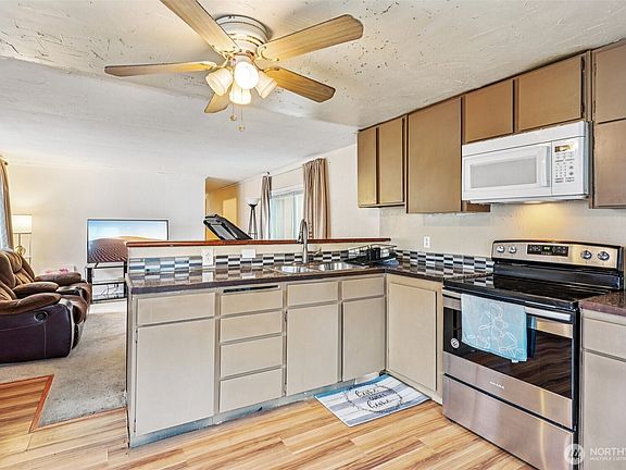 5th image of 9409 124th Street Ct E #3