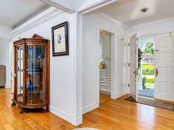 3rd image of 1056 Sanders Dr