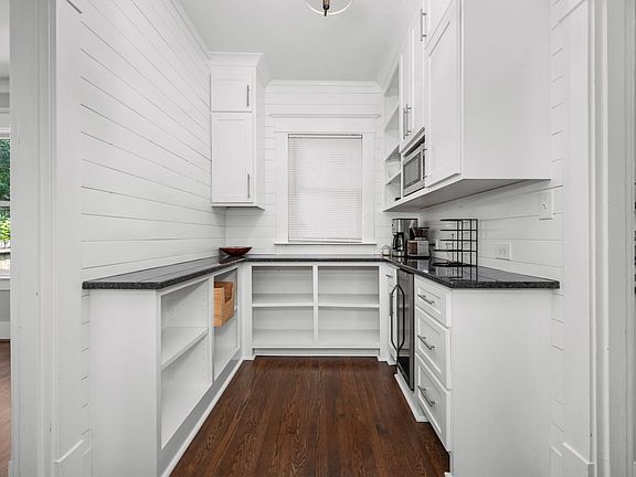 5th image of 200 N Academy St