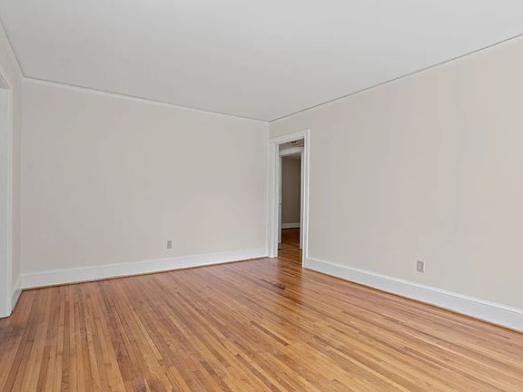 4th image of 119 Princeton Ave