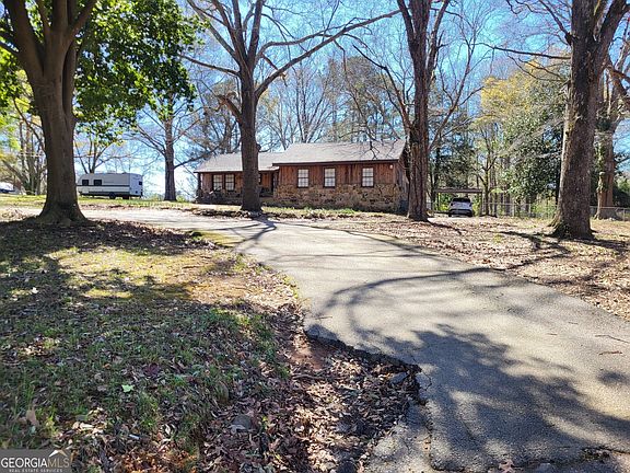 5th image of 104 Jarrett St