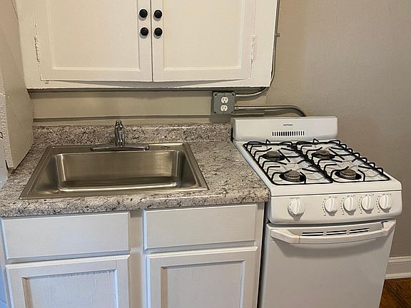 3rd image of 2710 Lyndale Ave S Unit 2