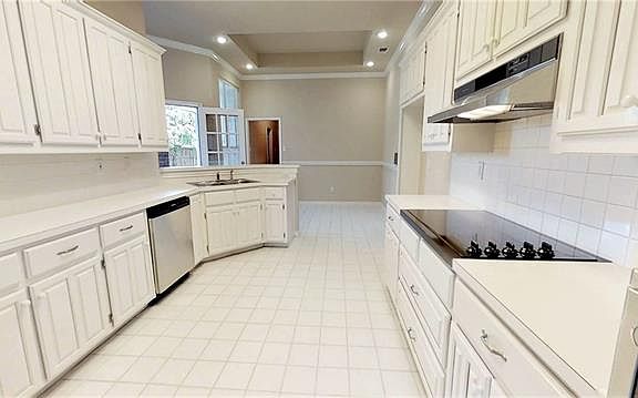4th image of 3400 Dartmouth Dr