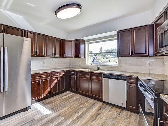 2nd image of 2452 Evergreen Ave