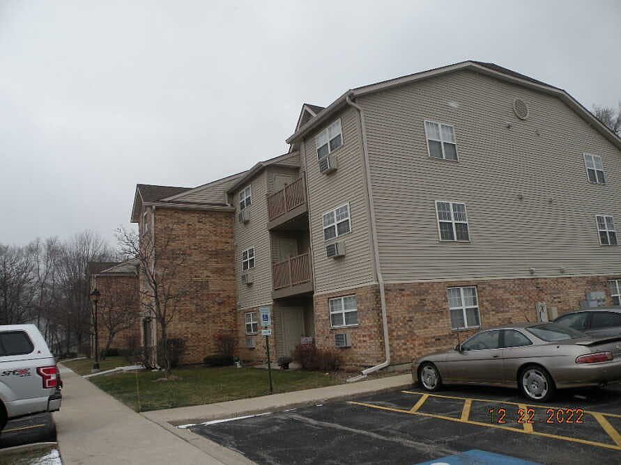 2nd image of 1574 W Crystal Rock Ct Unit 2D
