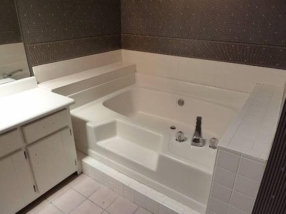 Garden Tub in Master