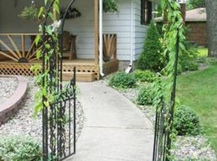 546 N Rustic Dr, Midland, MI 48640