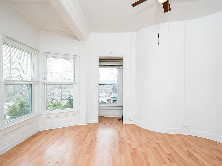 236 Saratoga St — Photo 22