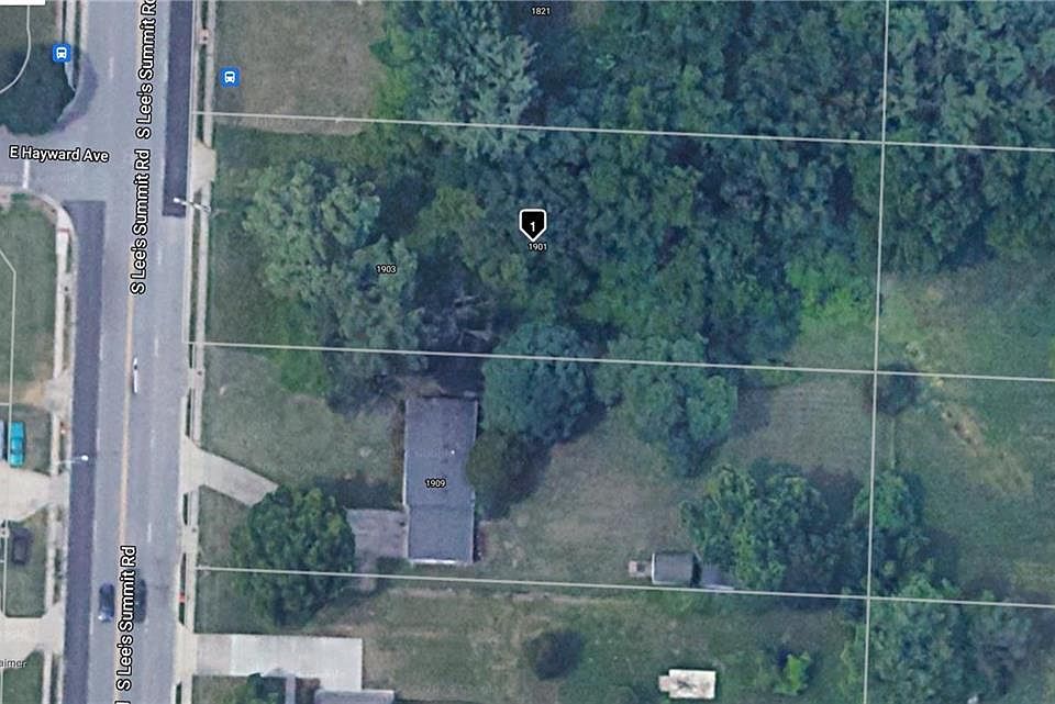 2nd image of 1901 S Lees Summit Rd