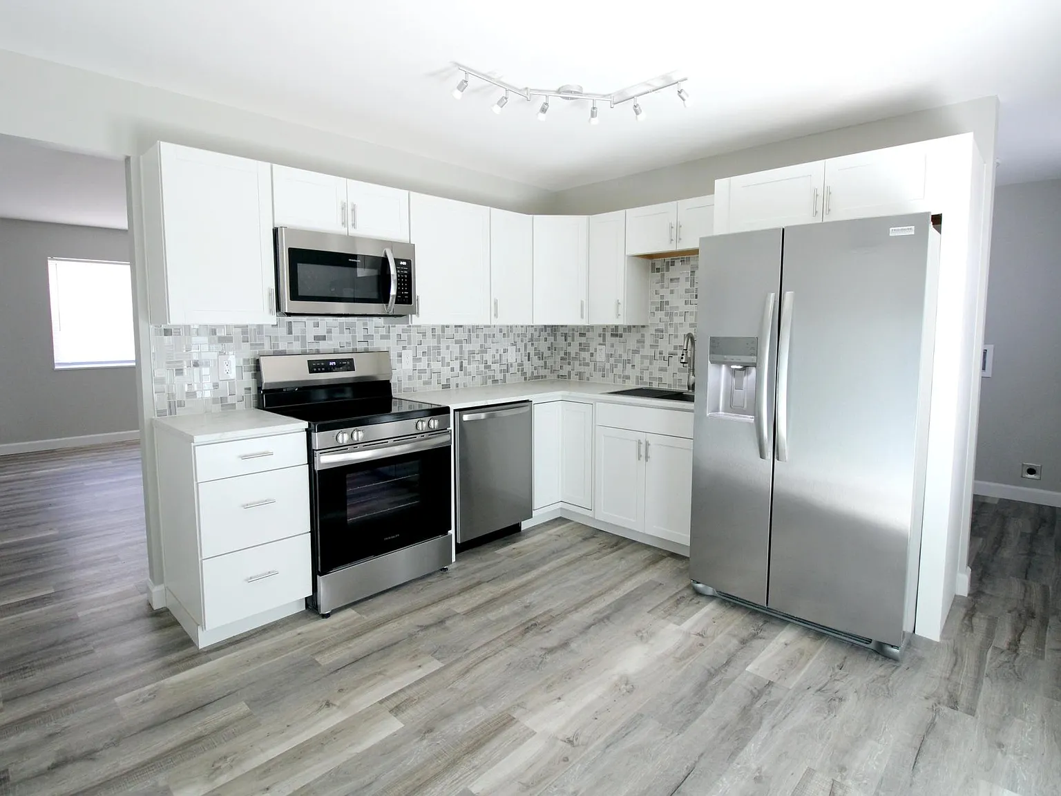 4 bed, 1299 sqft, $1,795 — Photo 1
