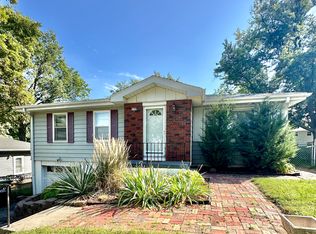 9109 Westridge Dr, Omaha, NE 68124