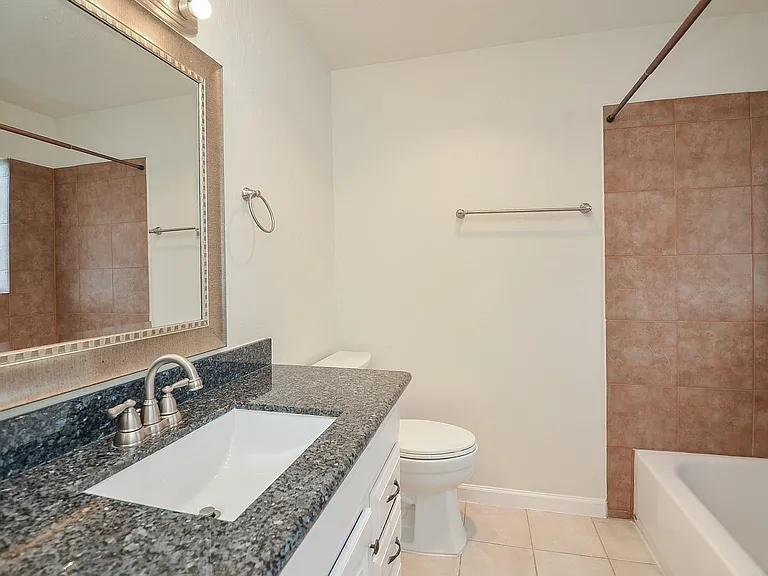 2121 Fountain View Dr #50 — Photo 6