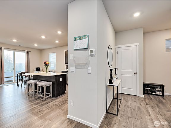 5th image of 6487 Randolph Drive NE