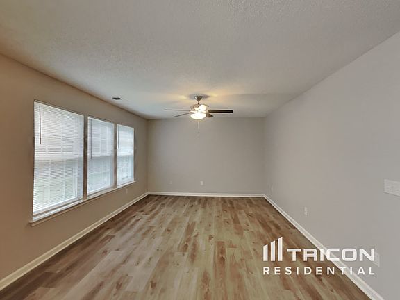 2nd image of 2463 Saguaro Ln