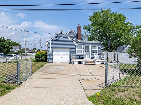 3rd image of 145 W Lido Prom