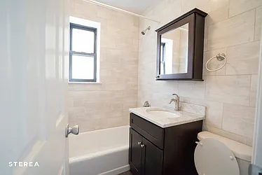 Rented by Sterea Agency