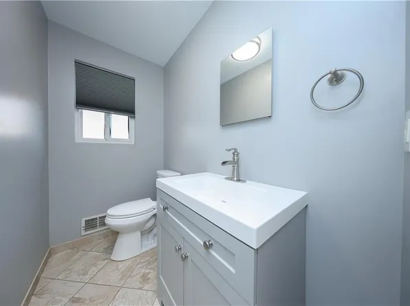 74 Sumner Avenue image 7 of 28