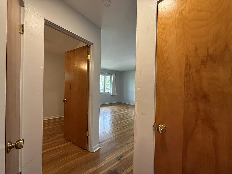 1630 Greenview Dr — Photo 8