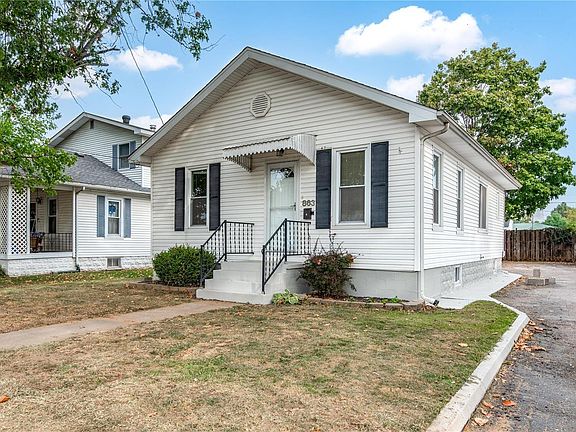 2nd image of 863 Halloran Ave