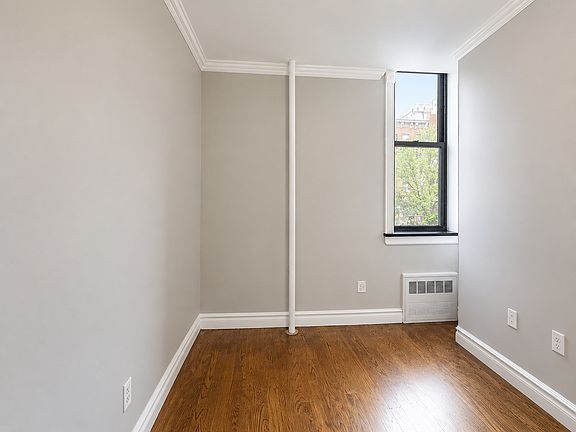 4th image of 234 W 14th St #C2b