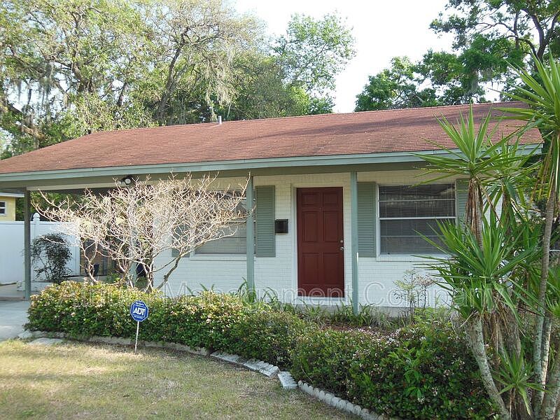 1st image of 556 Palencia Pl