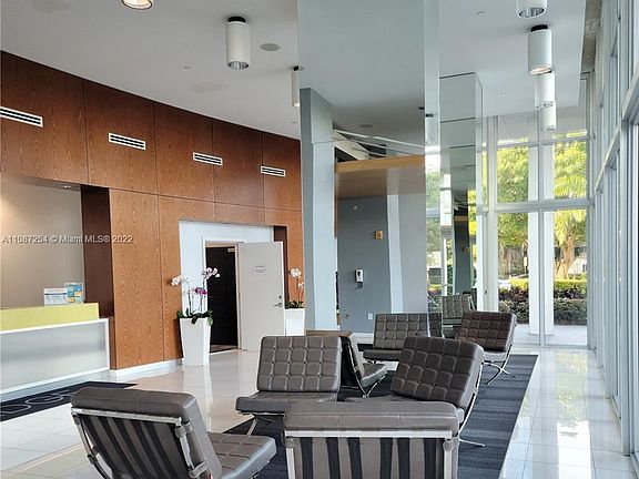 5th image of 300 S Australian Ave Unit 1415