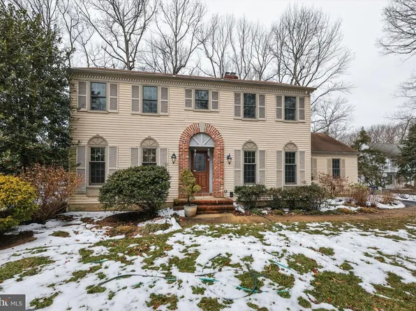 200 Laurel Ln, Mount Laurel, NJ 08054