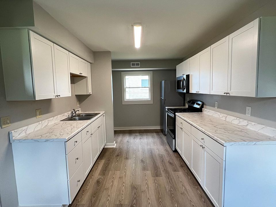 1st image of 360 N 10th St