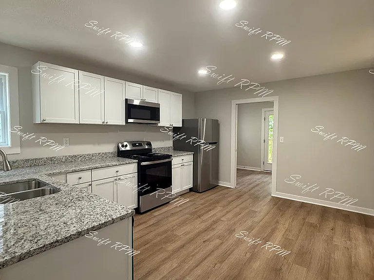 1034 Oakland Ave #1 — Photo 6