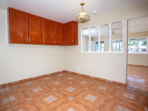 4th image of 426 E Avenue J13